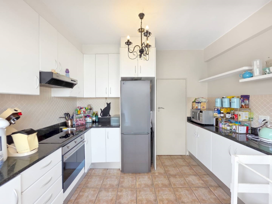 2 Bedroom Property for Sale in Sea Point Western Cape